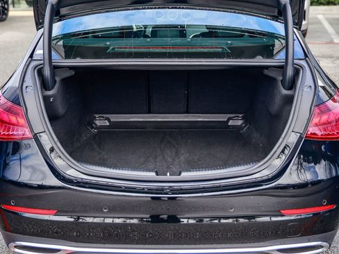 Used 2025 Mercedes-Benz C 300 4MATIC Sedan image 28