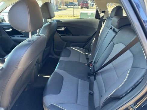 Used 2019 Kia Niro EX w/ Cold Weather Package 2.0 image 16
