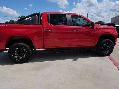 Used 2020 Chevrolet Silverado 1500 Custom w/ Custom Value Package AWD/4WD image 9
