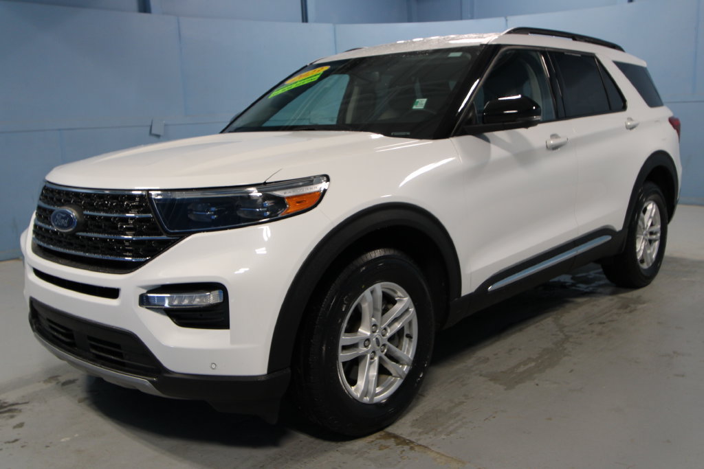 Used 2023 Ford Explorer XLT w/ Equipment Group 202A AWD/4WD image 30