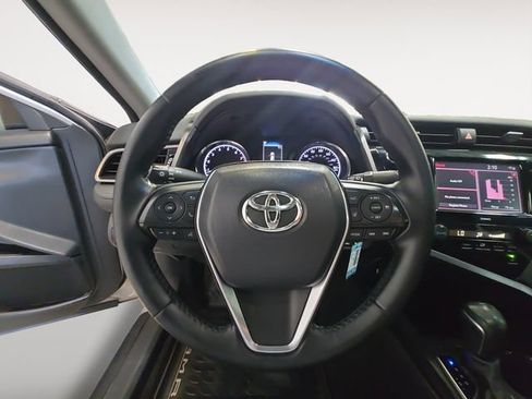 Used 2020 Toyota Camry SE FWD image 13