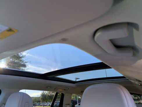 Used 2025 Mercedes-Benz GLS 450 4MATIC image 33