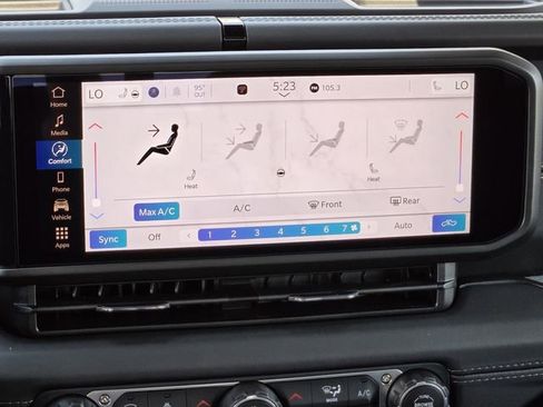 New 2025 Jeep Gladiator Sport image 13