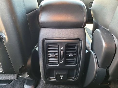 Used 2021 Jeep Grand Cherokee Laredo X image 17
