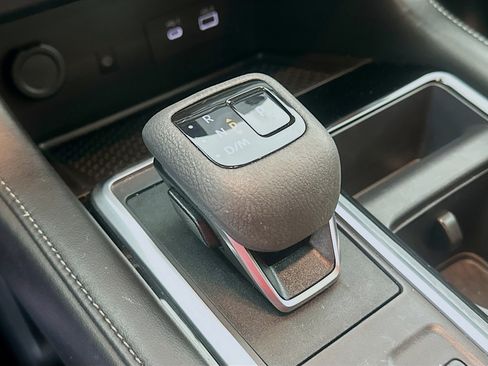 Used 2024 Nissan Pathfinder SL image 25