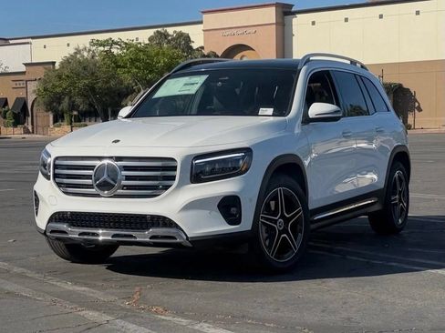 New 2026 Mercedes-Benz GLB 250 image 2