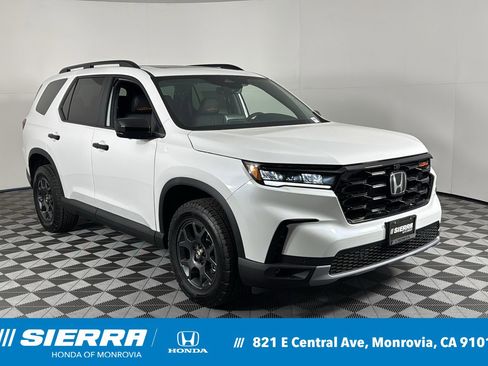 New 2025 Honda Pilot TrailSport image 1