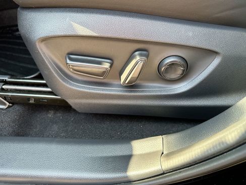 Used 2025 Toyota Crown Platinum image 11