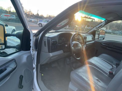 Used 2007 Ford F250 XL image 9