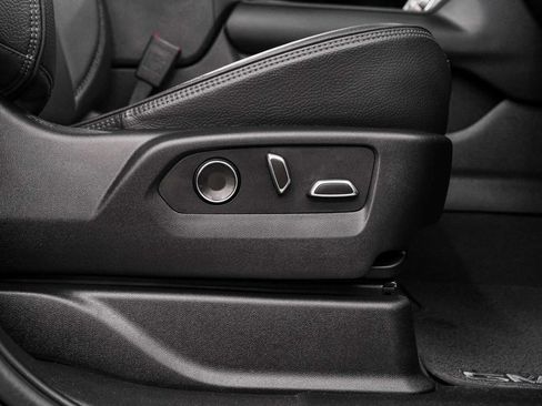 Used 2023 GMC Yukon XL Denali image 42