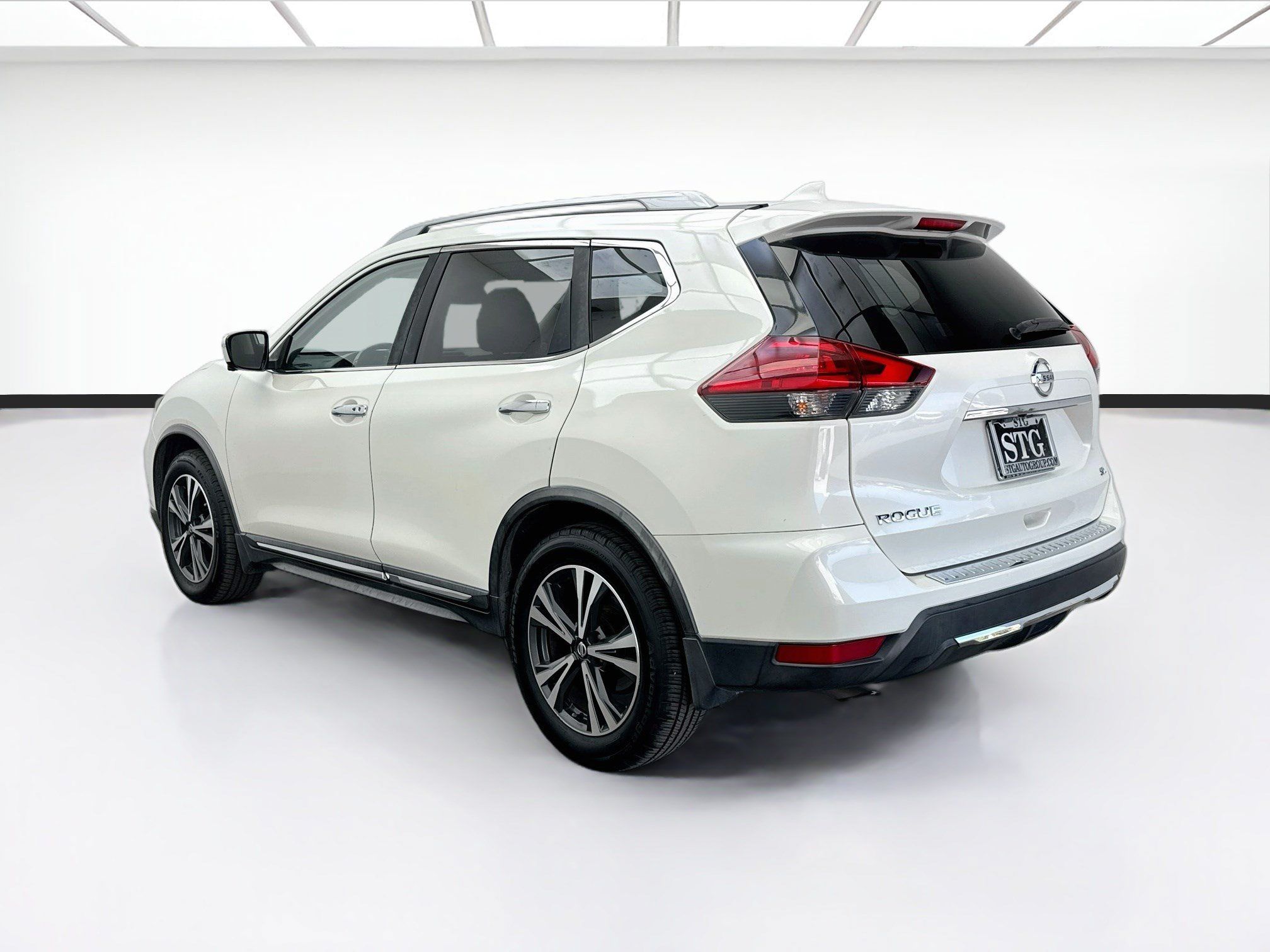 Used 2017 Nissan Rogue SL w/ SL Premium Package FWD image 6