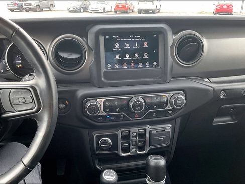 Used 2023 Jeep Wrangler Unlimited w/ Cold Weather Group AWD/4WD image 19