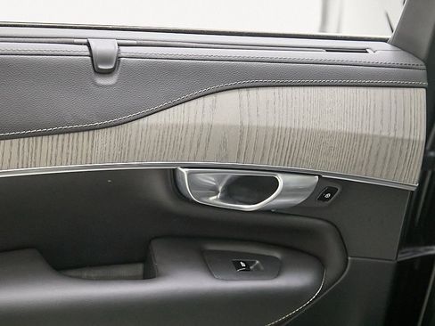 Used 2024 Volvo XC90 B6 Ultimate w/ Protection Package Premier image 20