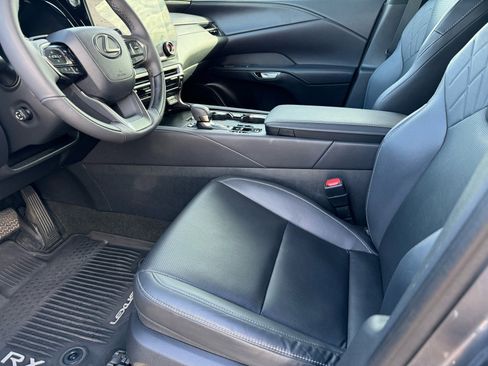 Used 2023 Lexus RX 350h w/ Accessory Package (Z1) image 15