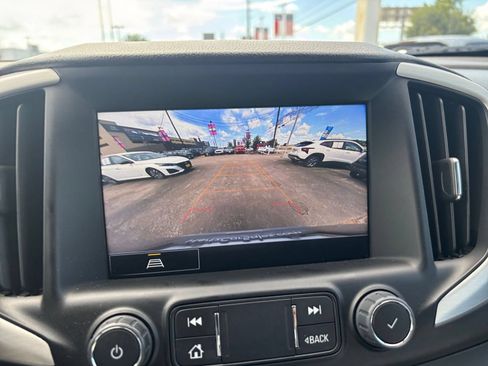 Used 2024 GMC Terrain SLT AWD/4WD image 24