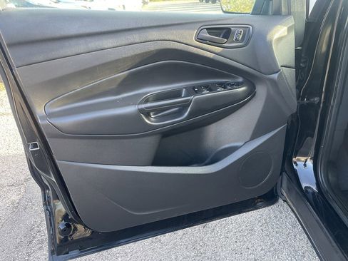 Used 2017 Ford Escape S image 8