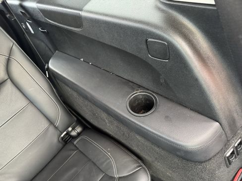 Used 2015 Mercedes-Benz GL 550 4MATIC image 16