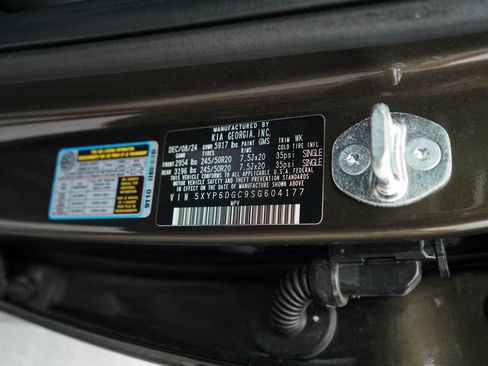 Used 2025 Kia Telluride S AWD/4WD image 44