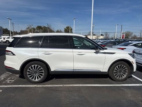 Used 2023 Lincoln Aviator Standard w/ Premium Package image 8