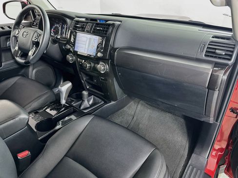 Used 2021 Toyota 4Runner TRD Off-Road Premium w/ Moonroof Package AWD/4WD image 29