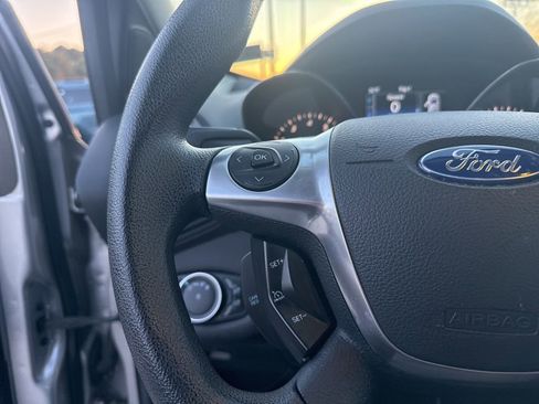 Used 2016 Ford Escape SE w/ Equipment Group 201A image 9