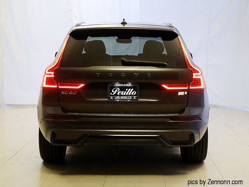 Used 2022 Volvo XC60 T8 R-Design w/ Advanced Package AWD/4WD image 7