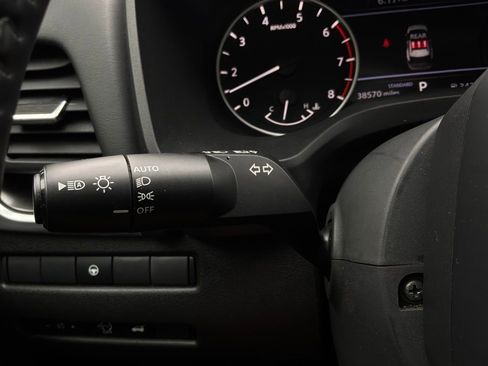 Used 2025 Nissan Rogue SV FWD image 35