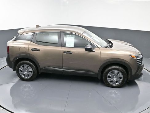 Used 2025 Nissan Kicks S image 44