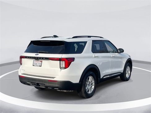 Certified 2025 Ford Explorer Active image 5