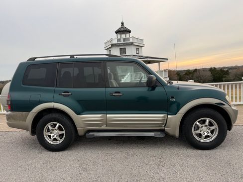 Used 2001 Mitsubishi Montero XLS image 4