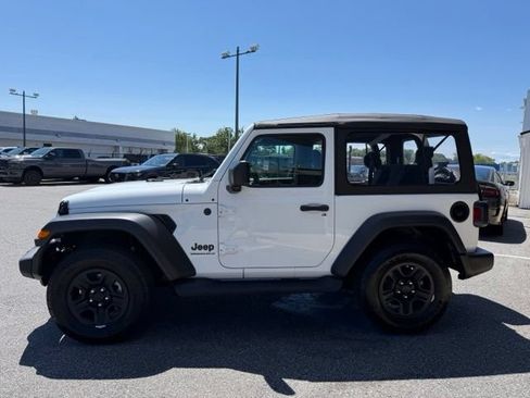 Used 2026 Jeep Wrangler Sport AWD/4WD image 8