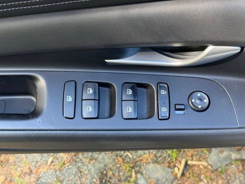Certified 2023 Hyundai Elantra Limited FWD image 17
