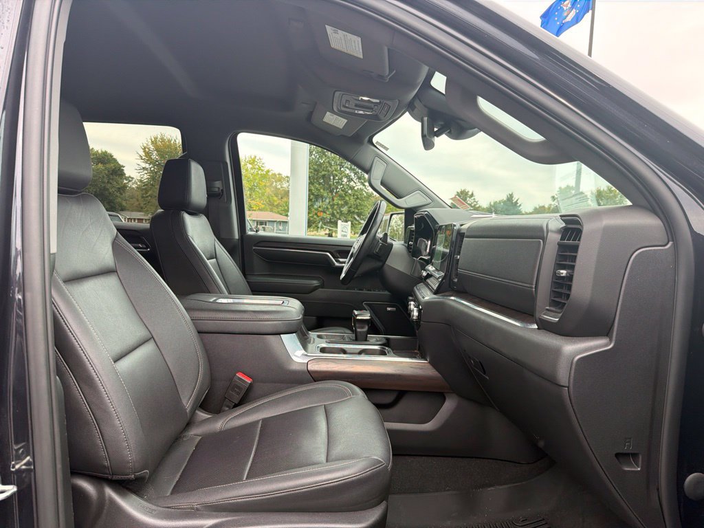 Used 2022 GMC Sierra 1500 SLT w/ SLT Premium Plus Package AWD/4WD image 35