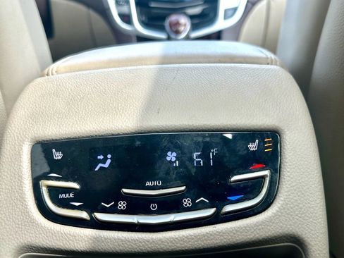 Used 2014 Cadillac SRX Premium FWD image 38