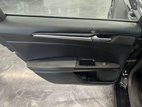 Used 2017 Ford Fusion Titanium image 10