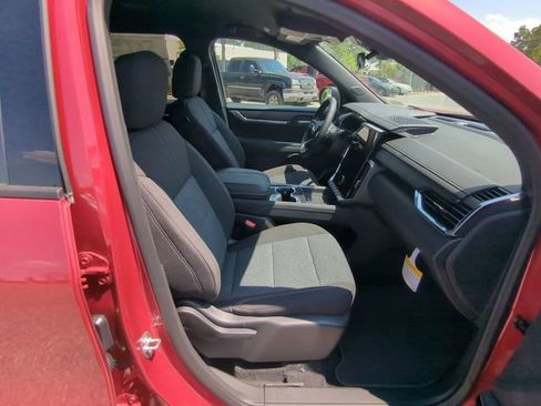 New 2025 GMC Acadia Elevation image 39