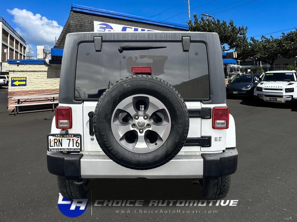 Used 2017 Jeep Wrangler Unlimited Sahara w/ Connectivity Group AWD/4WD image 7