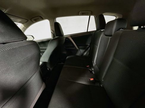 Certified 2018 Toyota RAV4 LE FWD image 24