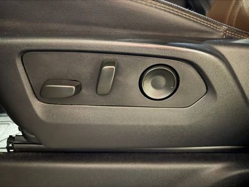 Used 2023 Chevrolet Silverado 1500 High Country w/ Technology Package image 18