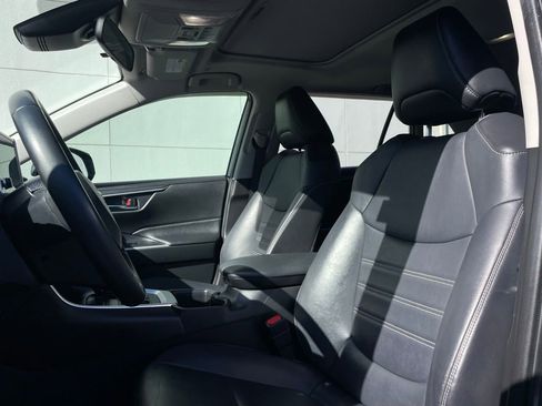 Used 2023 Toyota RAV4 XLE Premium image 25