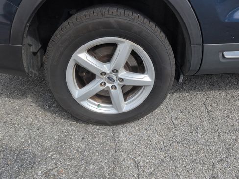 Used 2016 Ford Explorer XLT image 7