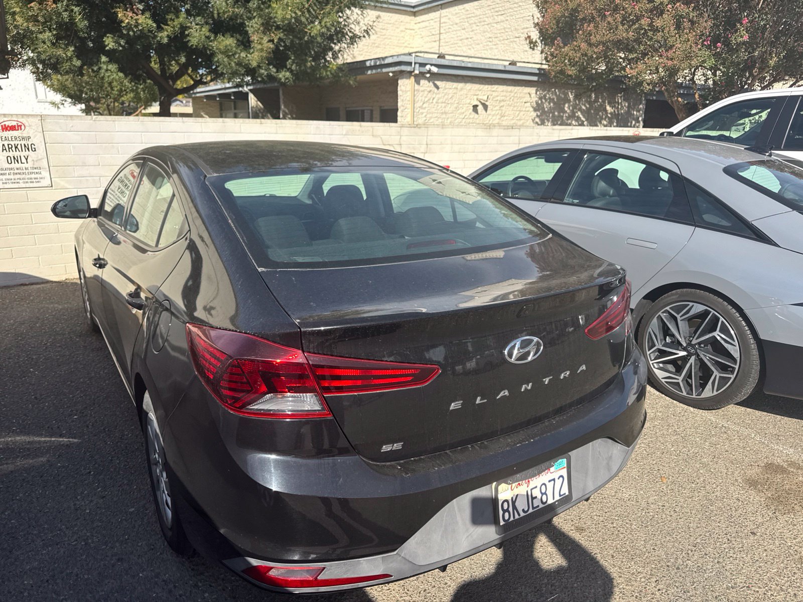 Used 2019 Hyundai Elantra SE w/ Cargo Package FWD image 2