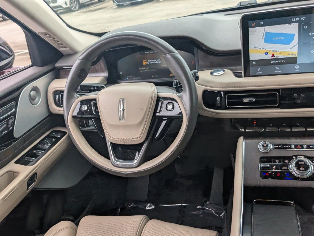 Used 2022 Lincoln Aviator Reserve w/ Equipment Group 201A AWD/4WD image 3