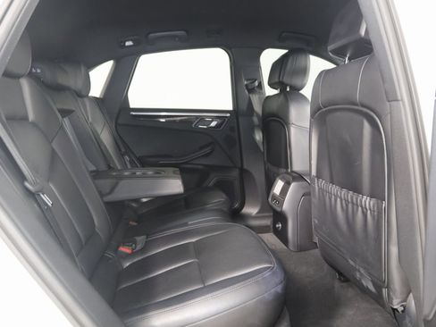 Used 2015 Porsche Macan S image 12