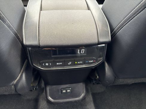 Used 2025 Toyota Highlander XSE AWD/4WD image 20