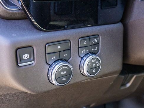 New 2026 GMC Sierra 3500 SLE w/ SLE Value Package image 25