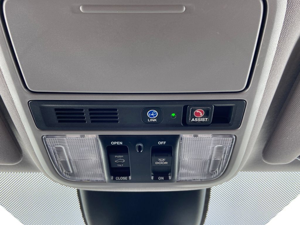 Used 2023 Honda Odyssey Elite image 35