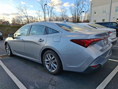 Certified 2022 Toyota Avalon XLE image 3