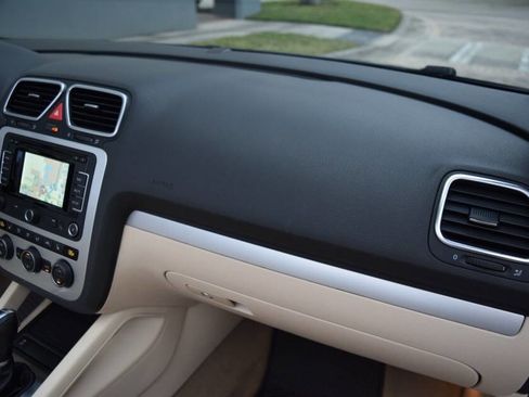 Used 2016 Volkswagen Eos Komfort image 54