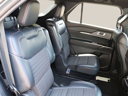 Used 2025 Ford Explorer ST-Line w/ Premium Package RWD image 20
